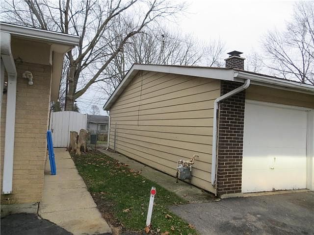 2nd image of 7115 Glenwood Ln