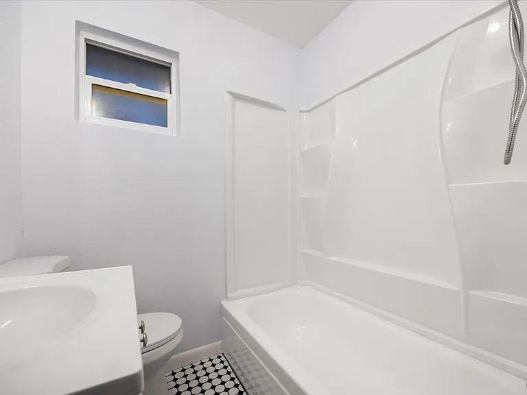 125R Ruxton Ave #3 — Photo 7