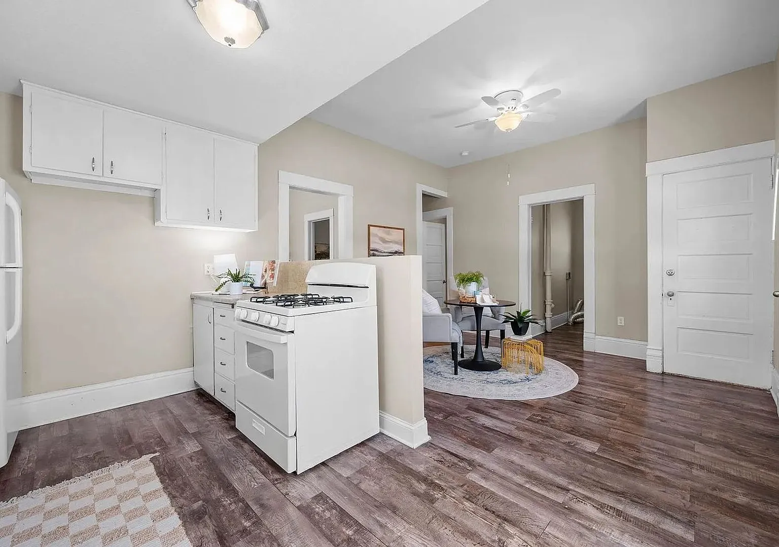 Charming 3 Bedroom - 1 Bath House! — Photo 3