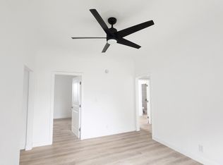 237 W 46th St, Los Angeles, CA 90037