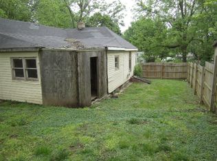 320 N 19th St, Lexington, MO 64067