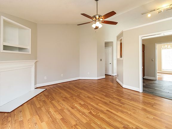 4th image of 4811 Seminole Ct