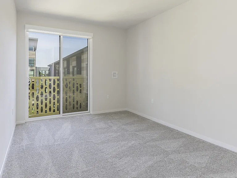 Mylo Santa Clara — Photo 38