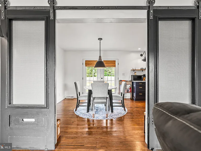 10025 Jasper Dr — Photo 17
