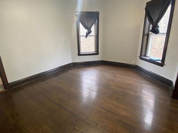 3rd image of 2327 N Hamlin Ave Floor 3