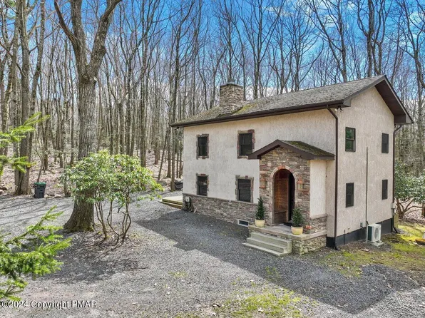 20 Alder Ln, Lake Harmony, PA 18624