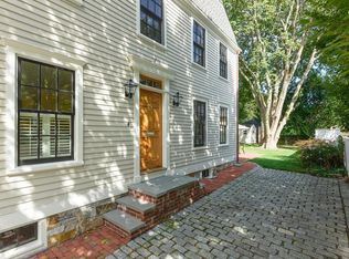 55 2nd St, Newport, RI 02840
