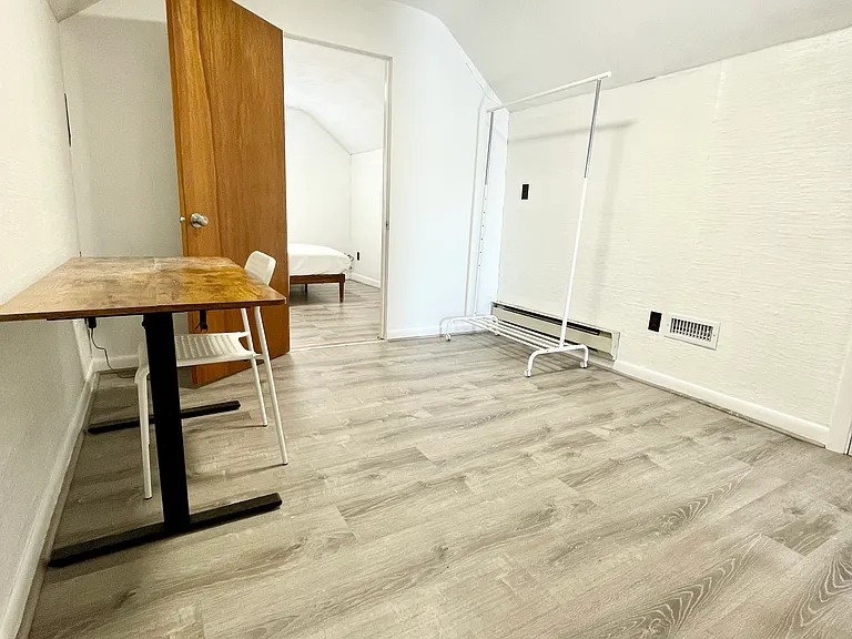 518 Pleasant St #2 — Photo 8