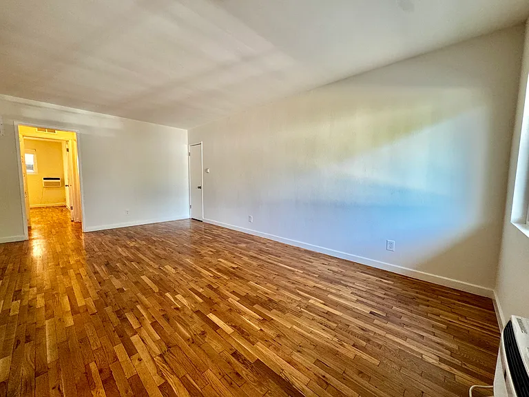 1120 N Curson Ave #5 — Photo 2