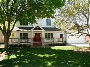 210 N Geneva Ave, Elmhurst, IL 60126