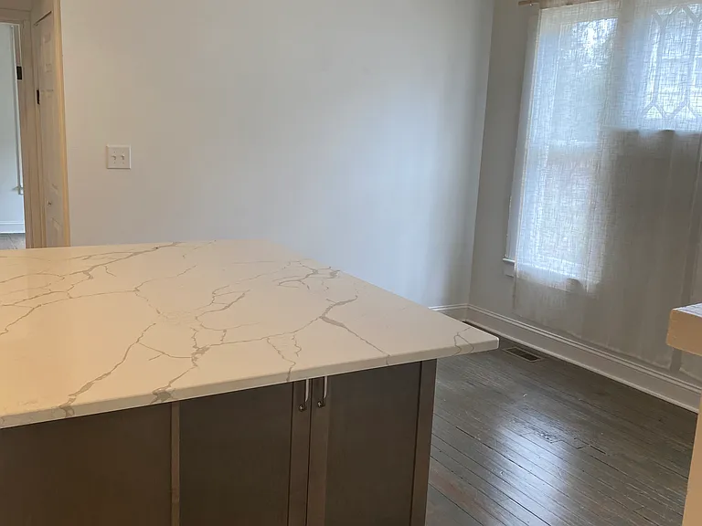 312 Cross St — Photo 8