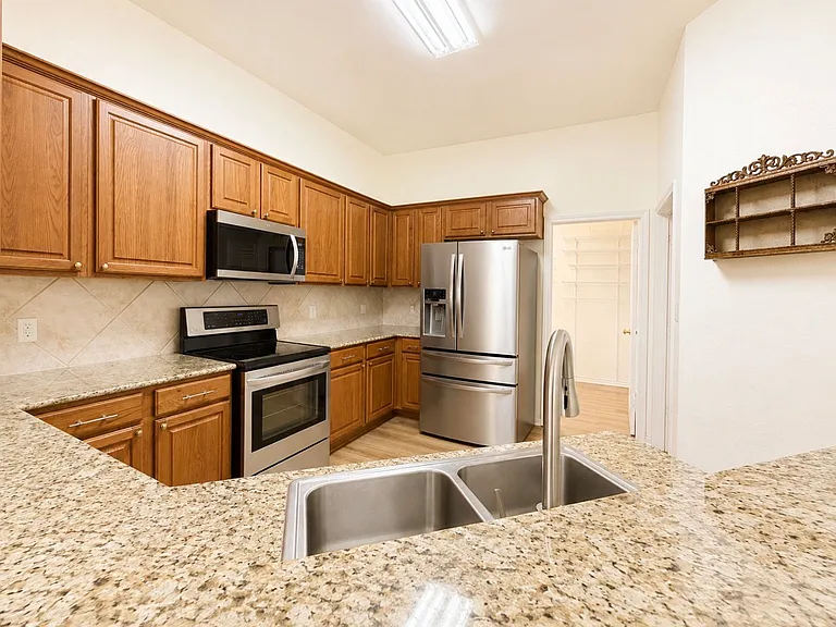 5662 Pamela Ct — Photo 9