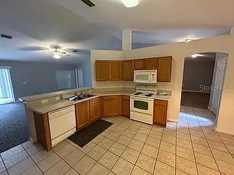 2399 Oracle Ln — Photo 5
