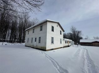 9573 State Line Rd, Albion, PA 16401