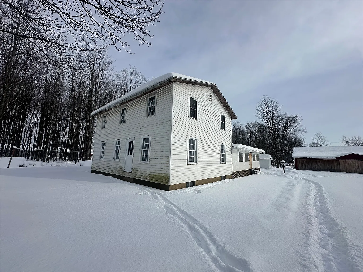 9573 State Line Rd photo 1