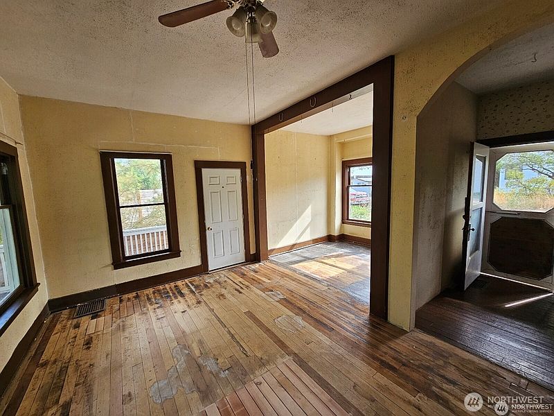 4th image of 1610 Ironwood Street