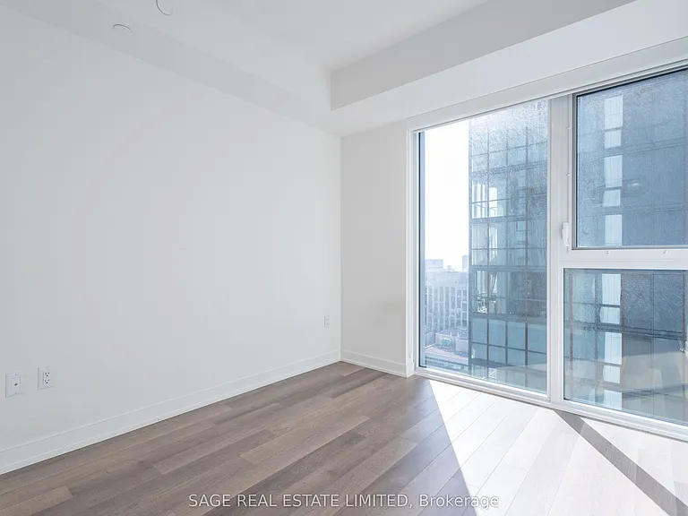 357 King St W #2109 — Photo 6