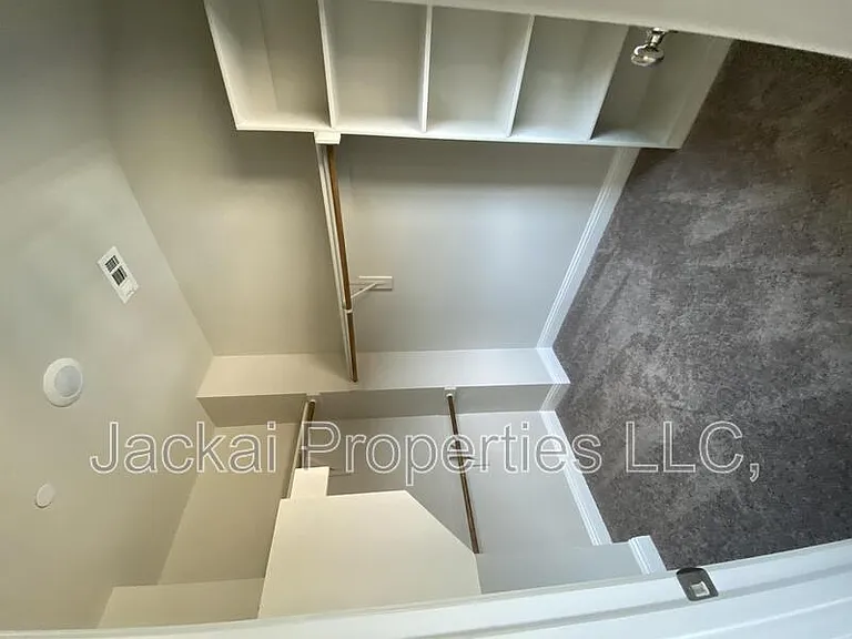 801 Ponds Edge Ln — Photo 16