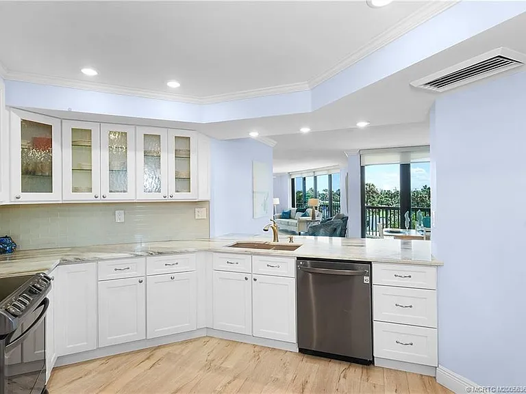 9550 S Ocean Dr #310 — Photo 8