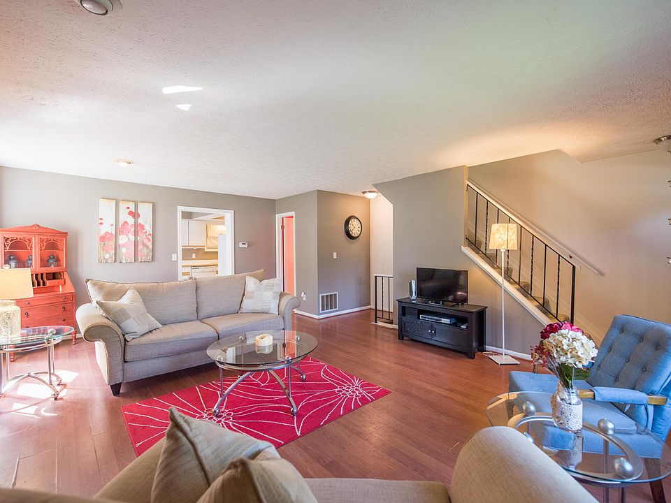 1st image of 102 Corbins Mill Dr