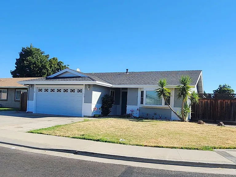1509 Debbra Way — Photo 1