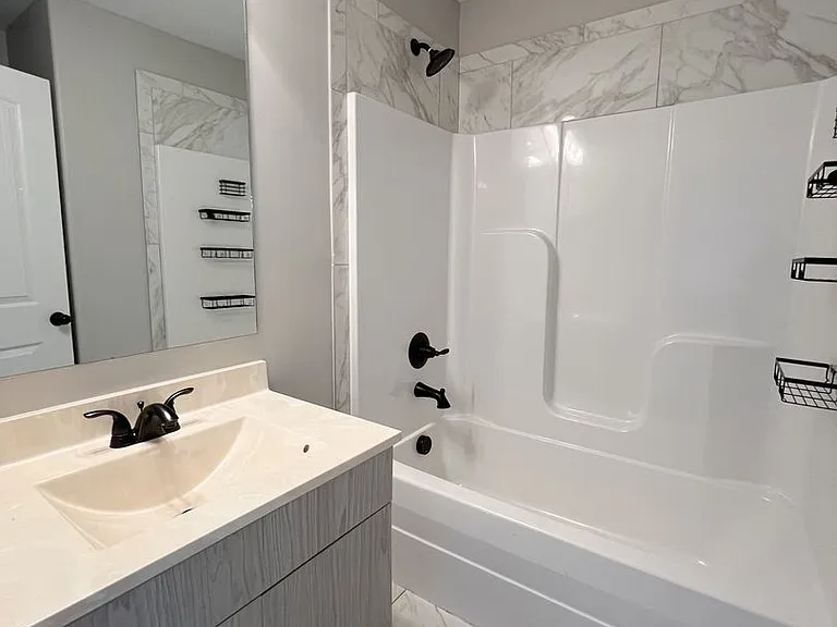 358 Chalet Cir — Photo 28