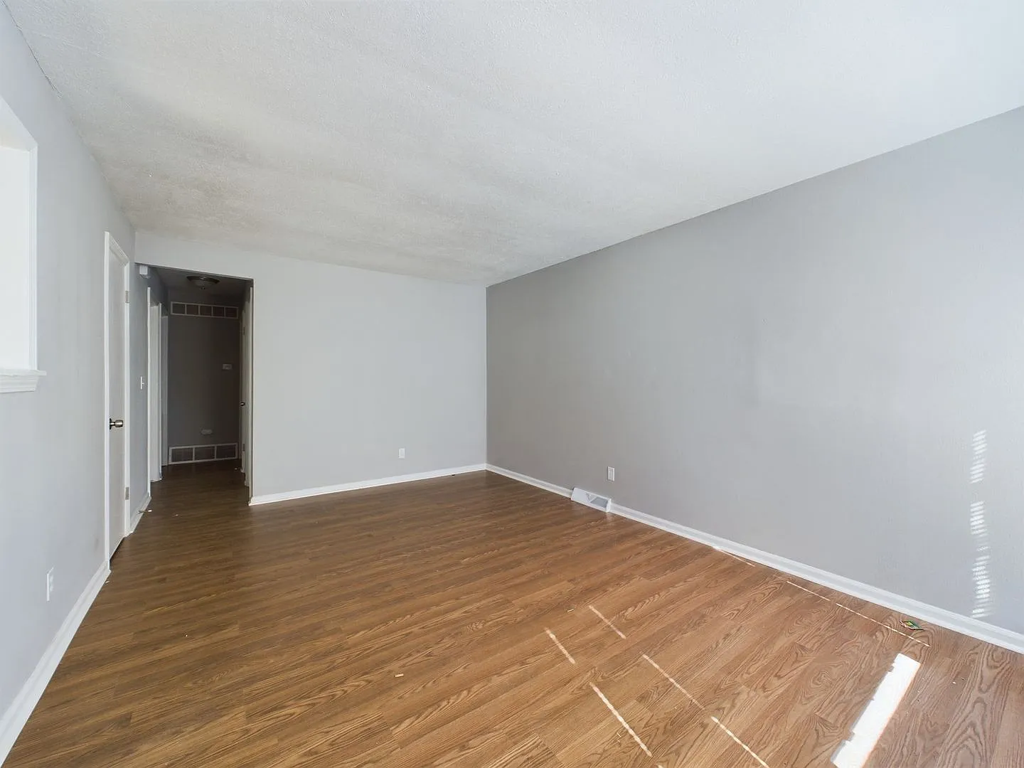 3 Bedroom 1 bath home — Photo 4