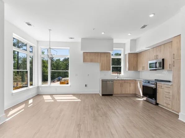 2441 Campus Shore Dr #110, Raleigh, NC 27612