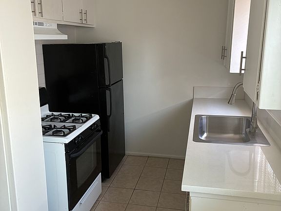 2nd image of 13734 Sherman Way #5