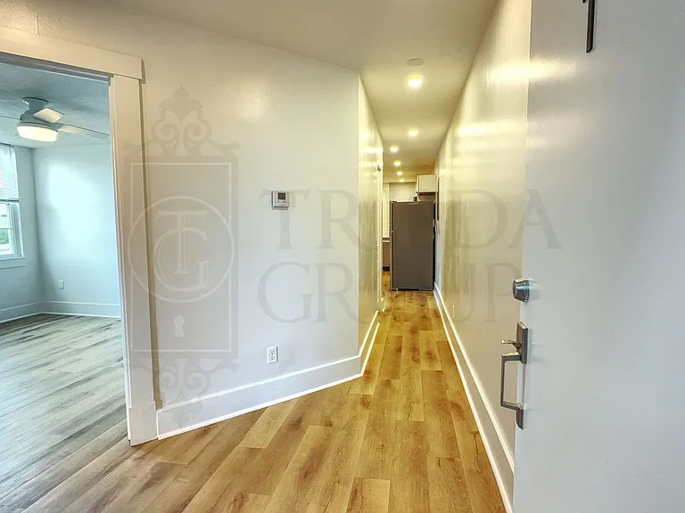 1540 Fallowfield Ave #1 — Photo 2