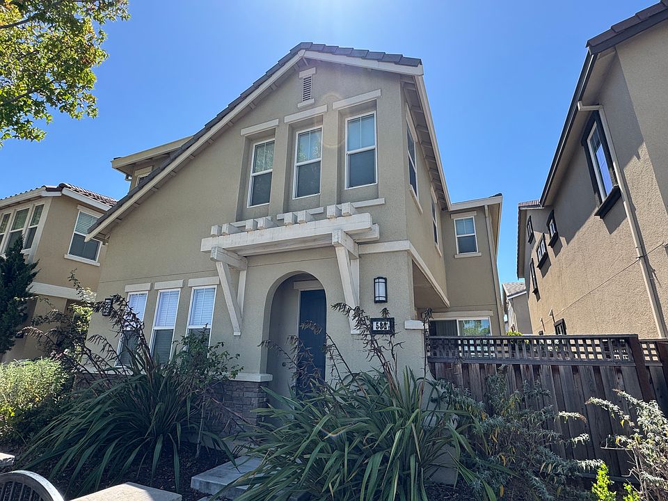 1st image of 532 Aspen Pl