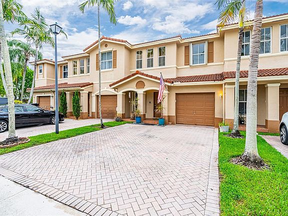 3rd image of 202 Riverwalk Cir #202