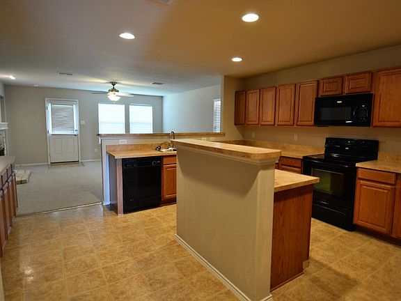 4th image of 2141 Burnside Dr