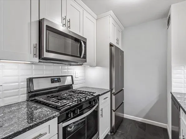 220-55 46th Ave #2Z, Bayside, NY 11361