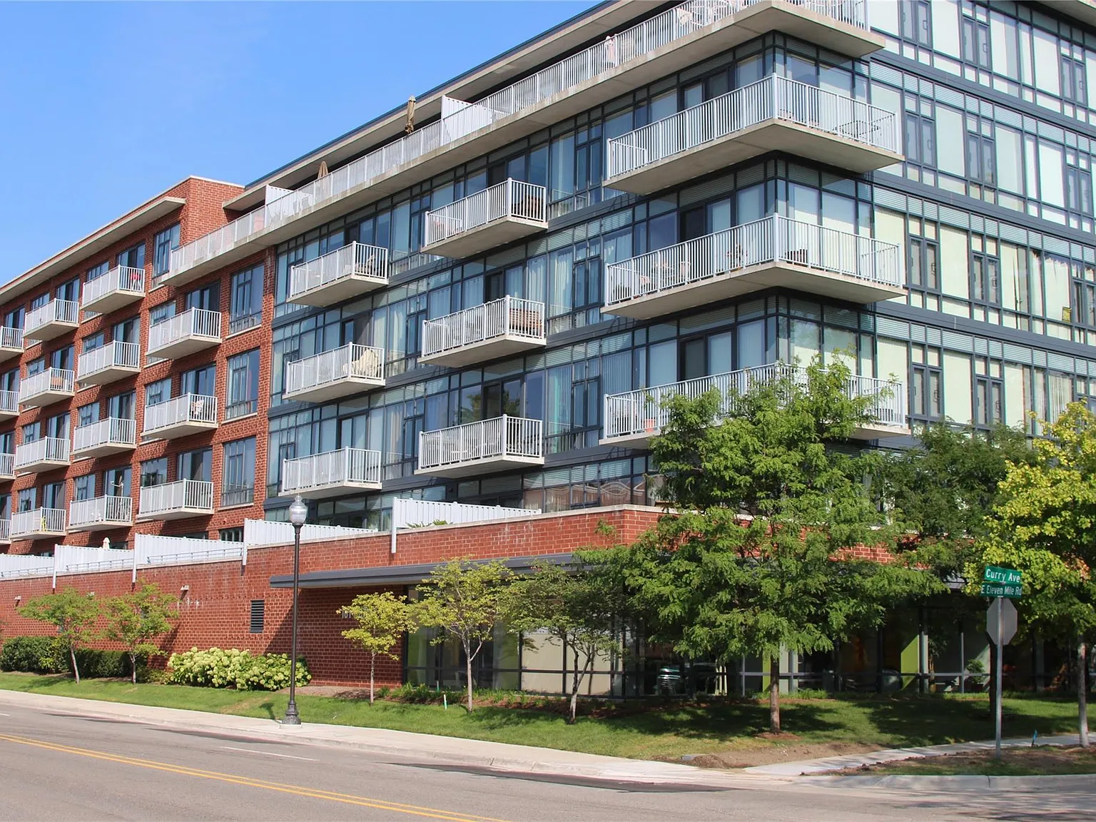 2 bed, 2.0 bath, 1089 sqft, $2,500 — Photo 2
