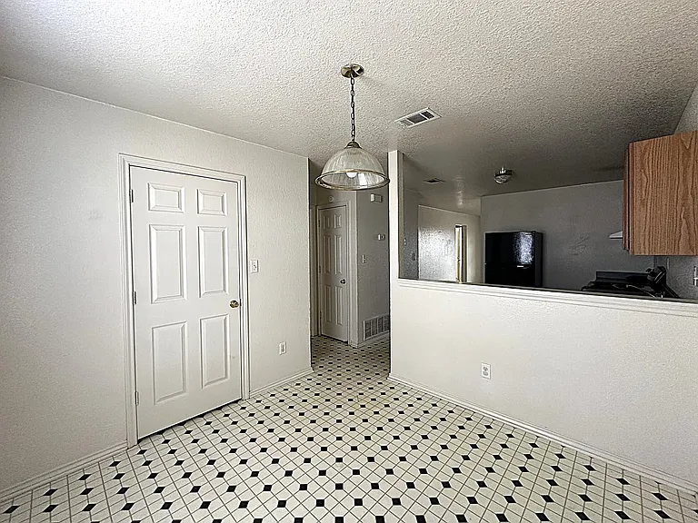 2801 Cantabrian Dr #D — Photo 3