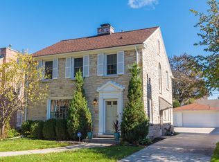 2616 N 91st St, Wauwatosa, WI