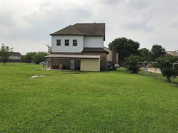 5th image of 11059 Village Bend Ln