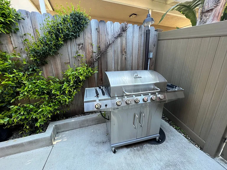250 Avenida Monterey Gorgeous Furnished — Photo 36