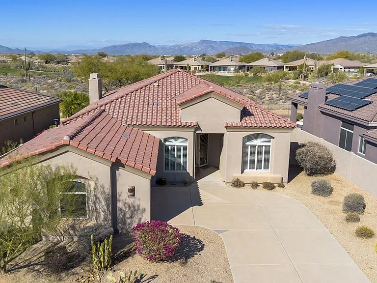 9514 E Cavalry Dr — Photo 2