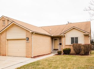 26900 Daniela Dr, Warren, MI 48091