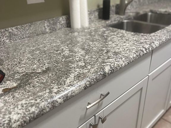 5th image of 405 N Cambridge Dr #405