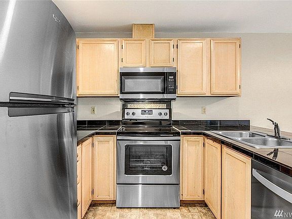 3rd image of 11005 NE 128th St APT C101