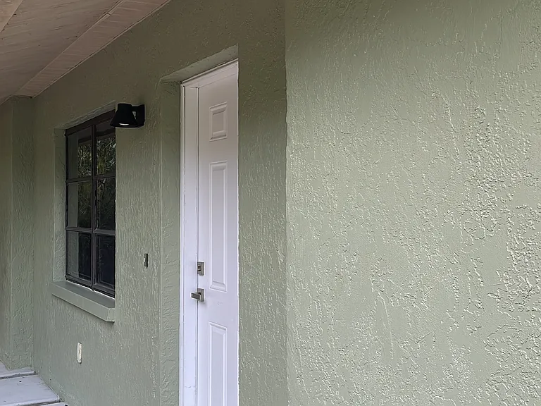 215 Leroy Ave — Photo 12