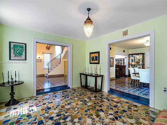4th image of 1567B Bay Dr
