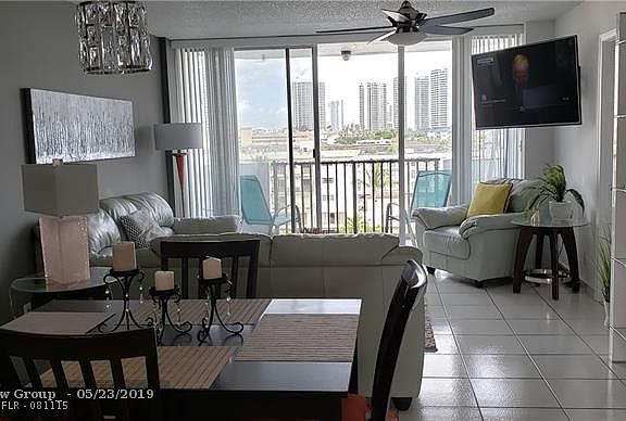 4th image of 3703 NE 166th St APT 706