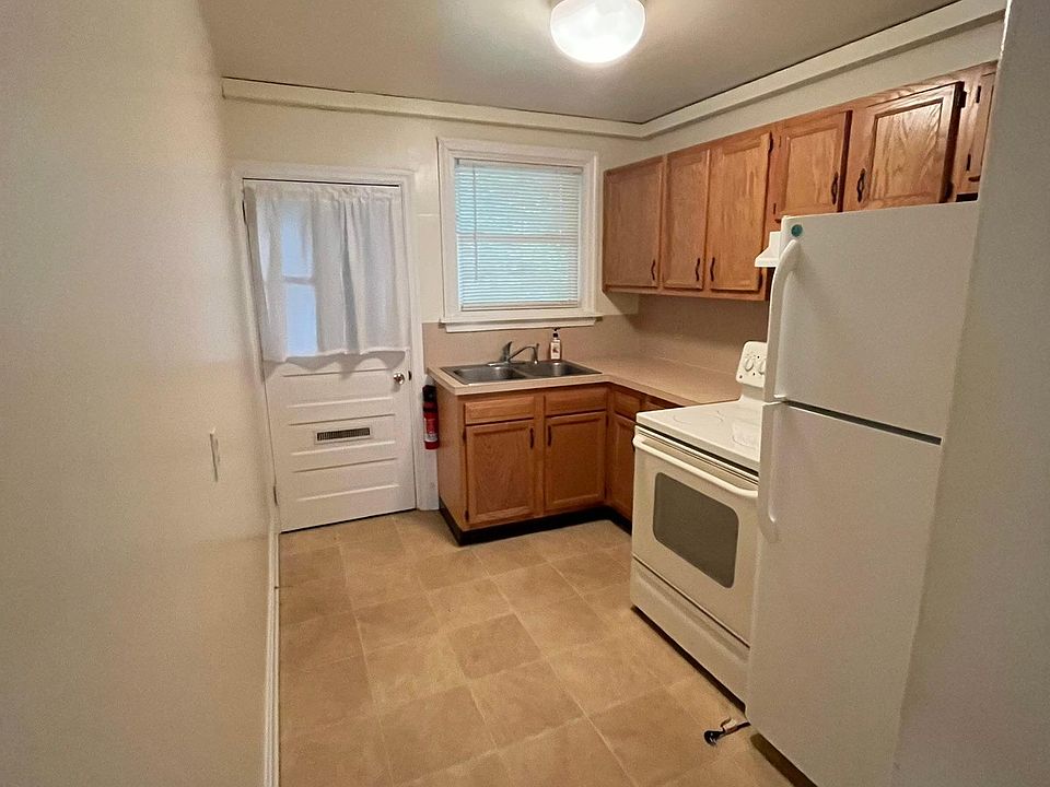 2nd image of 5938 Amber Ln