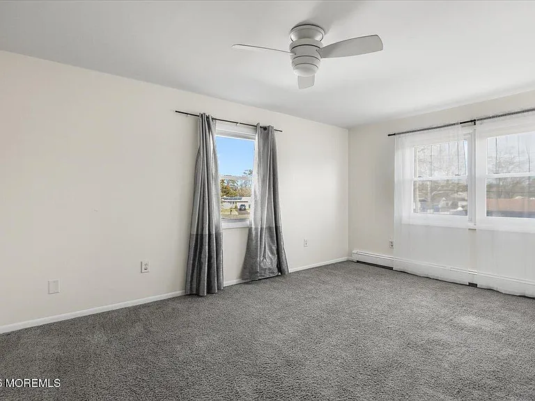 247 Sprucewood Dr — Photo 25