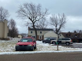 38025 N Academy Dr, Lake Villa, IL 60046