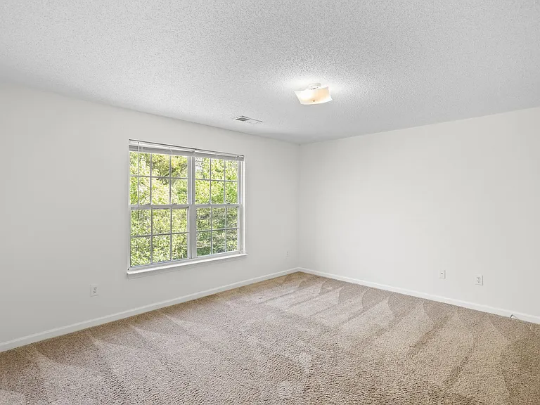 Greenhaven Trace Apartments — Photo 19